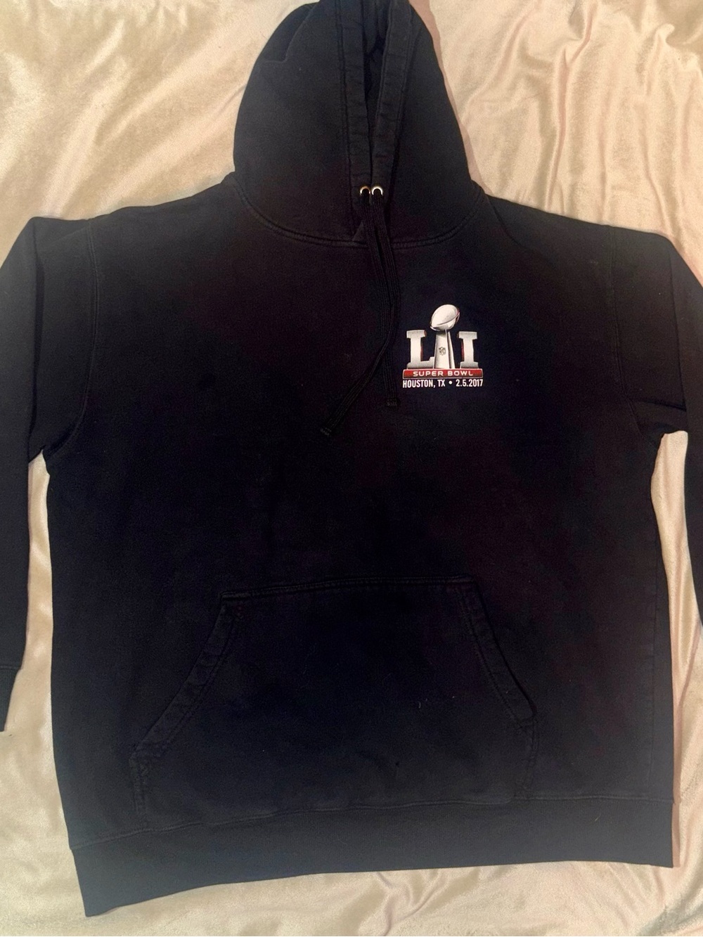 NFL Black Crewneck Hoodie with Super Bowl LI  Logo Patriots vs Falcons